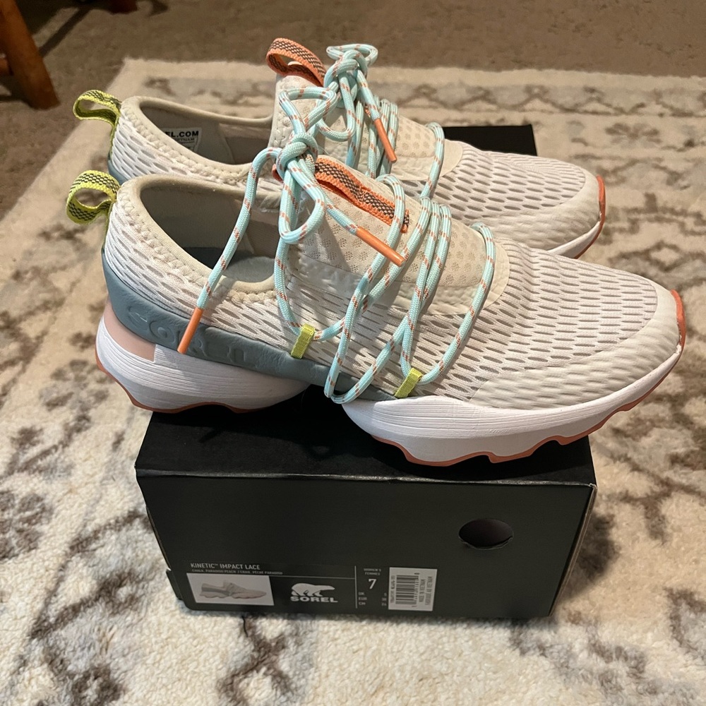 Sorel kinetic impact lace size 7